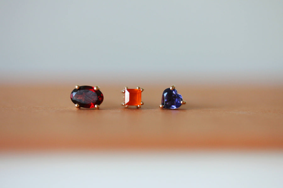 Ava Studs in Garnet