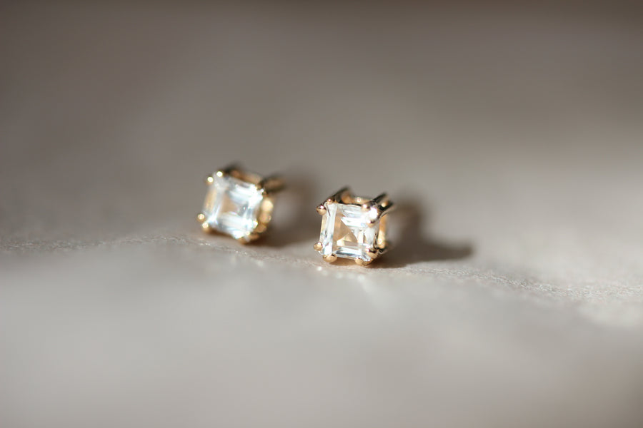 Billie Studs in White Topaz