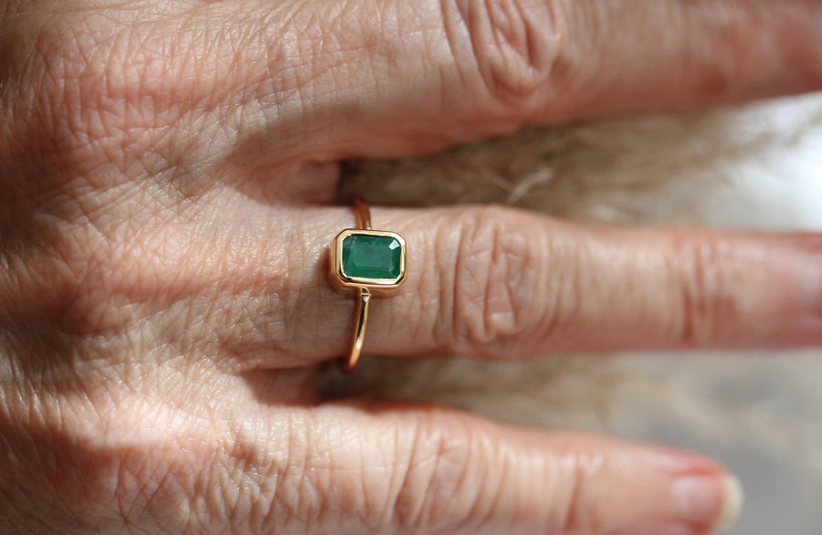 Emerald Olivier Ring