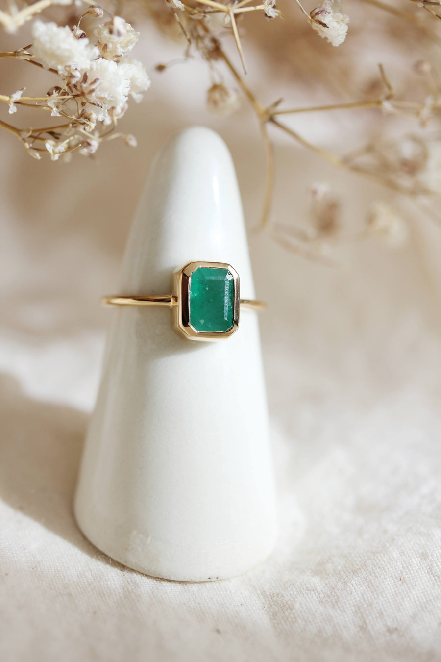 Emerald Olivier Ring